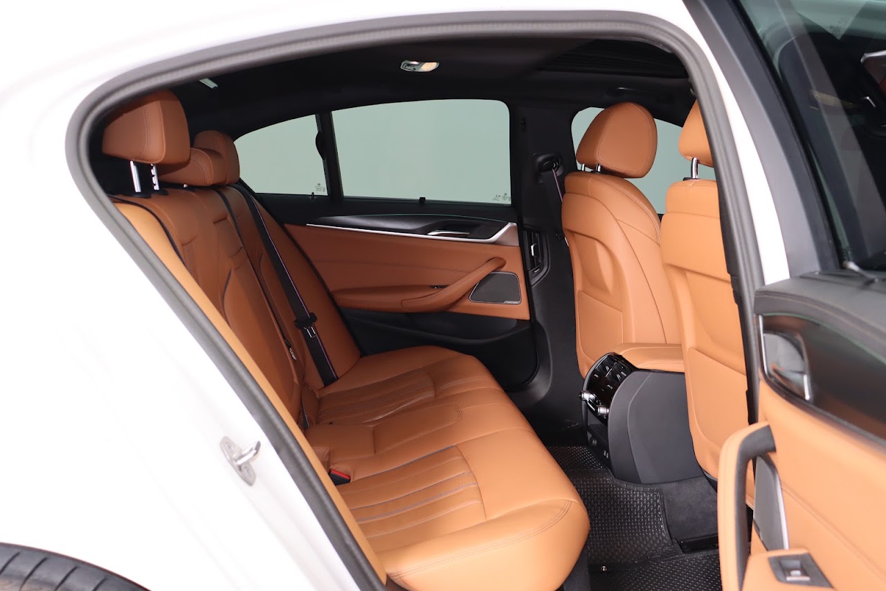 2023 BMW 5 Series 530e 2.0 M SPORT มือสอง สีขาว รูปที่ 13