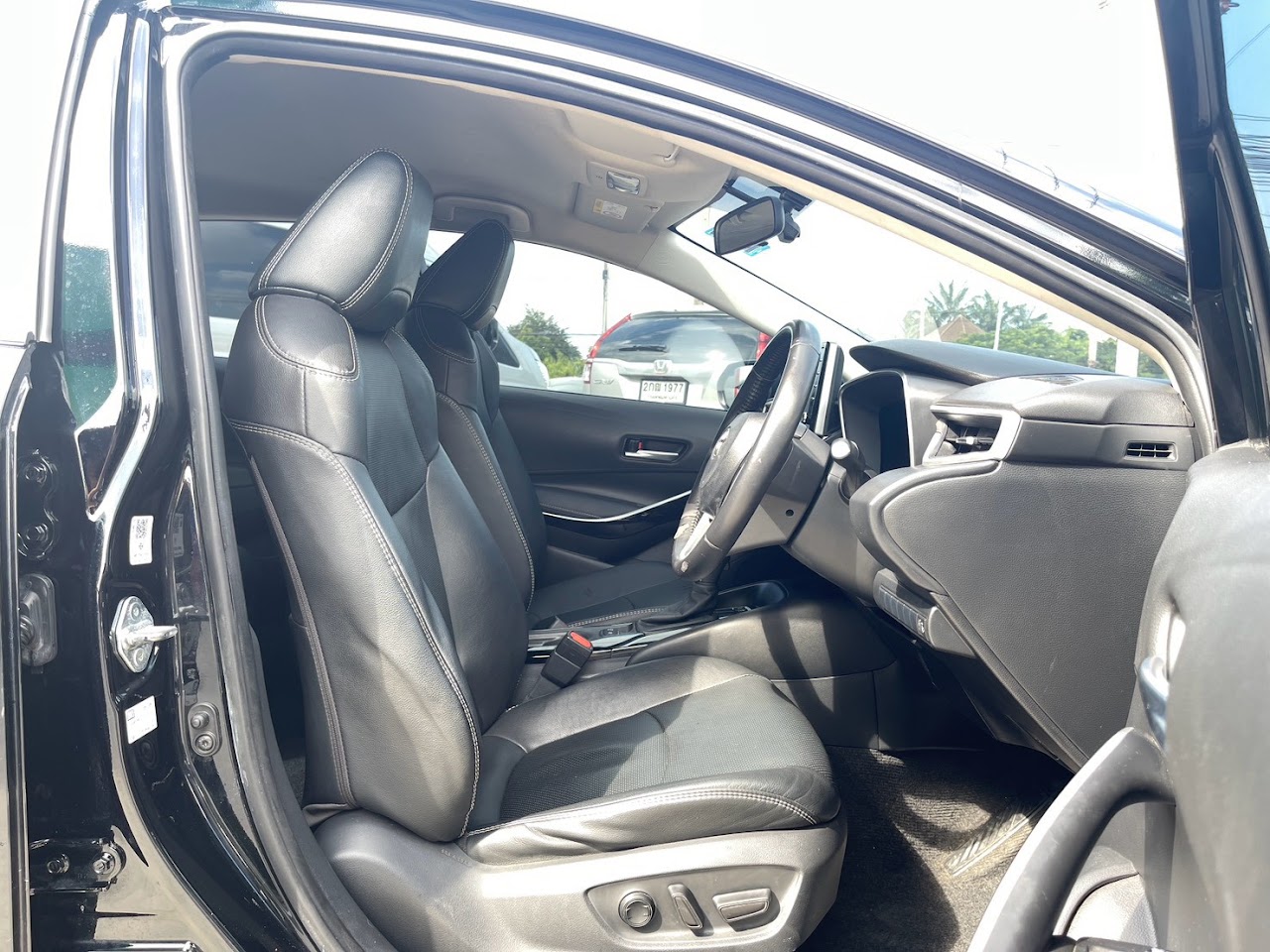 2022 Toyota Altis 1.8Hybrid Premium มือสอง สีดำ รูปที่ 13