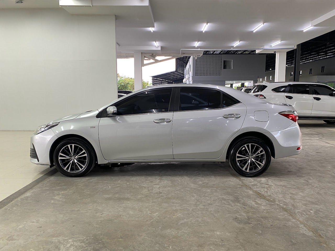 2018 Toyota Altis 1.6G รูปที่ 4