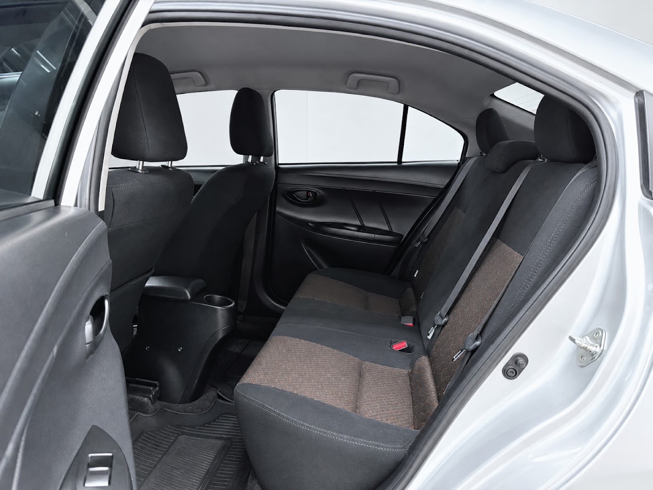 2021 Toyota Vios 1.5Entry รูปที่ 4