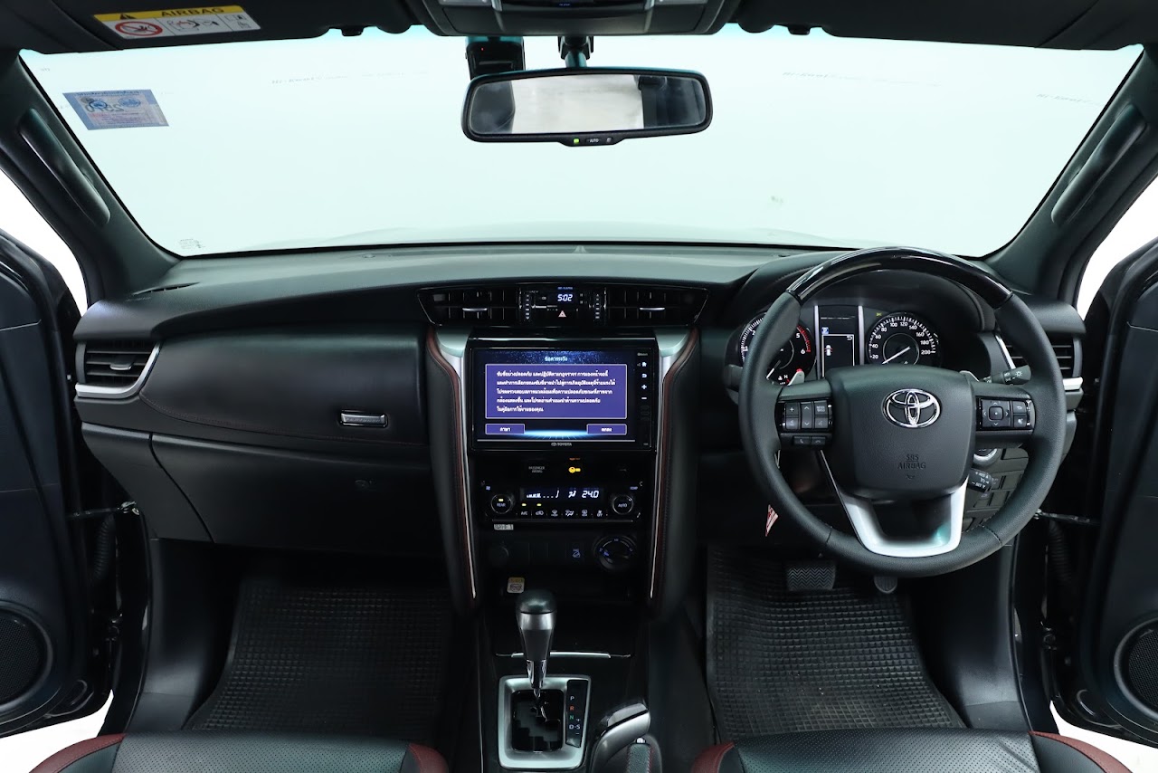 2021 Toyota Fortuner 2.4 Legender 4WD รูปที่ 6