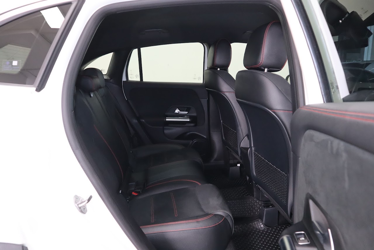 2021 Mercedes-Benz GLA-Class GLA200 มือสอง สีขาว รูปที่ 5