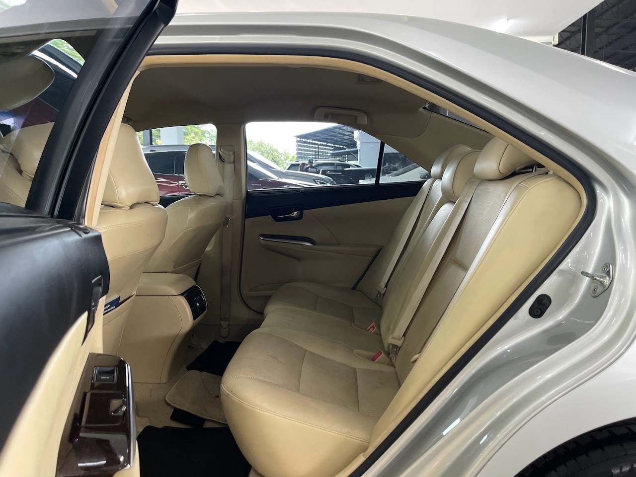2015 Toyota Camry 2.0G รูปที่ 16