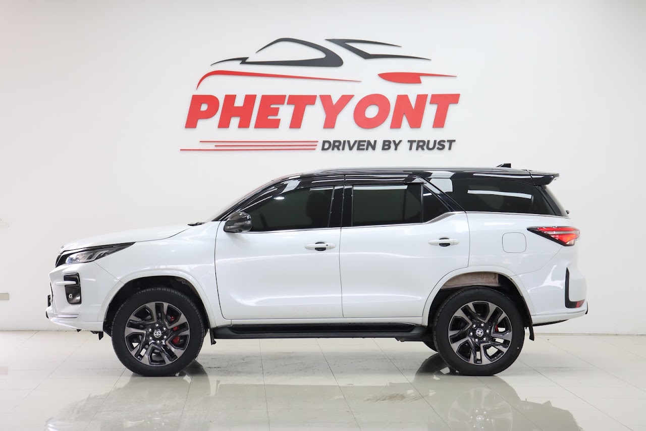 2023 Toyota Fortuner 2.8GR Sport 4WD Black-Top รูปที่ 13