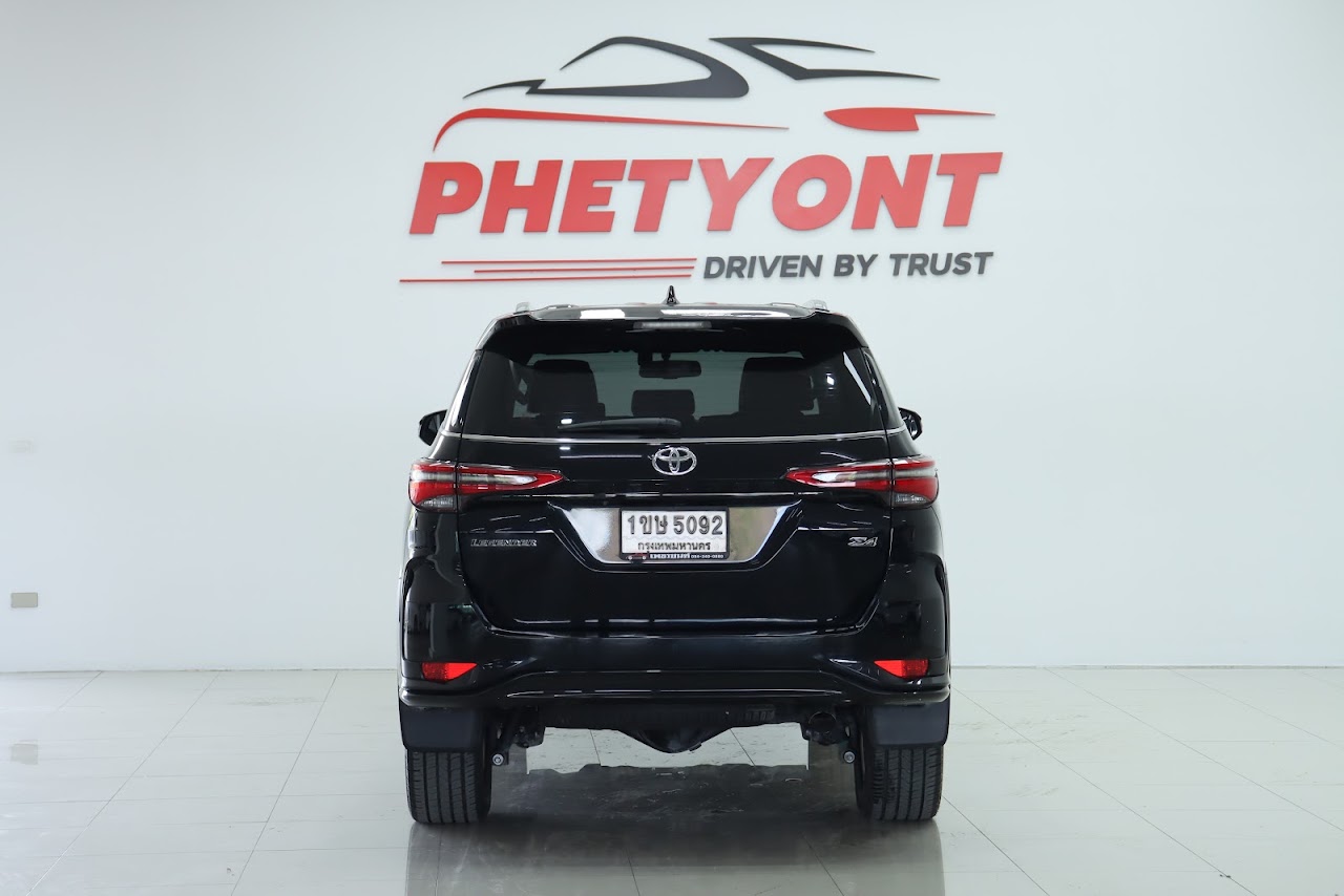 2021 Toyota Fortuner 2.4 Legender 4WD รูปที่ 2