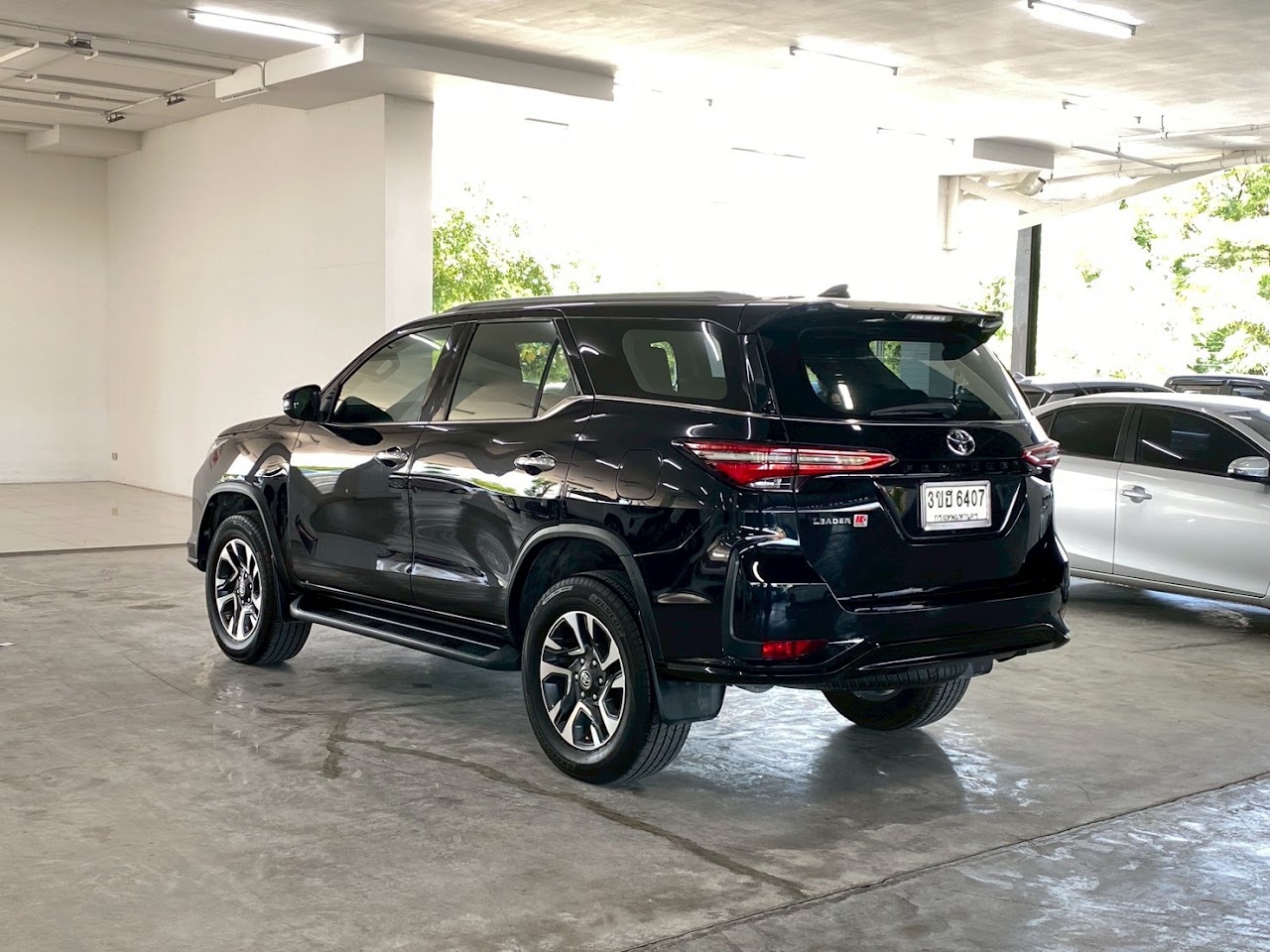 2023 Toyota Fortuner 2.4Leader V 2WD รูปที่ 6