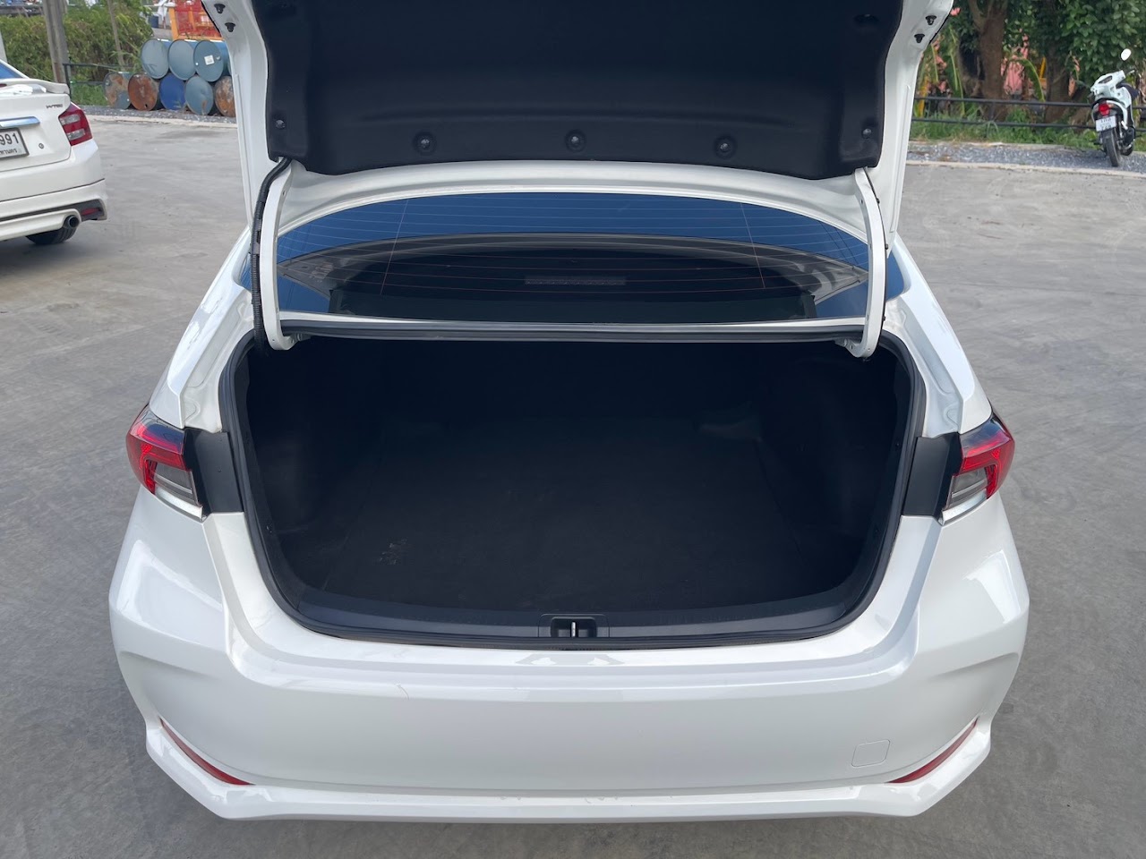 2021 Toyota Altis 1.6G มือสอง สีขาว รูปที่ 9
