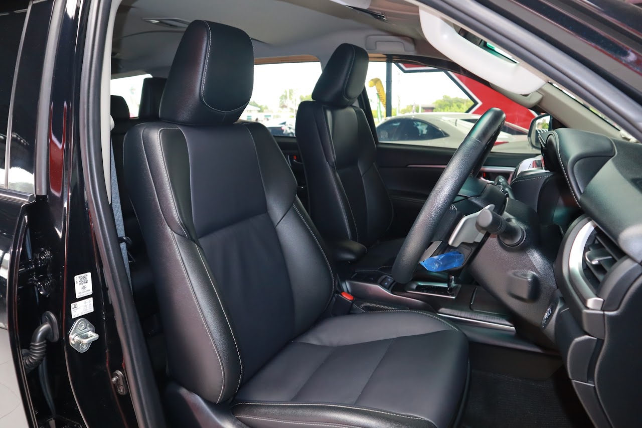 2022 Toyota Fortuner Leader 2.4V 2WD รูปที่ 9