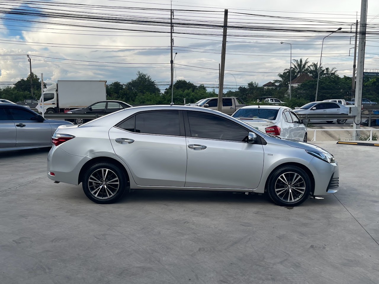 2018 Toyota Altis 1.6G รูปที่ 4