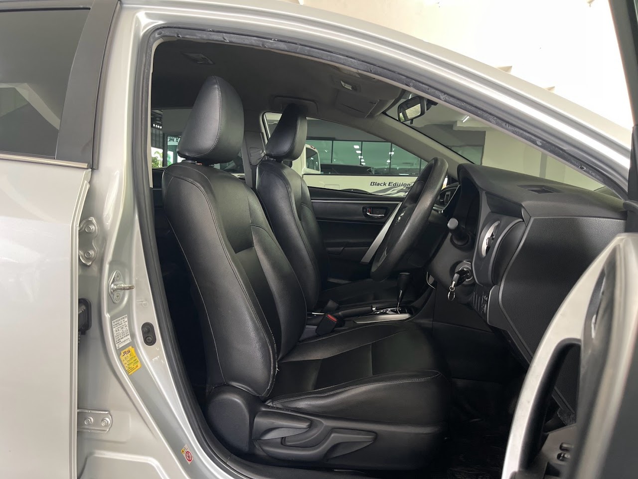 2017 Toyota Altis 1.8E รูปที่ 13