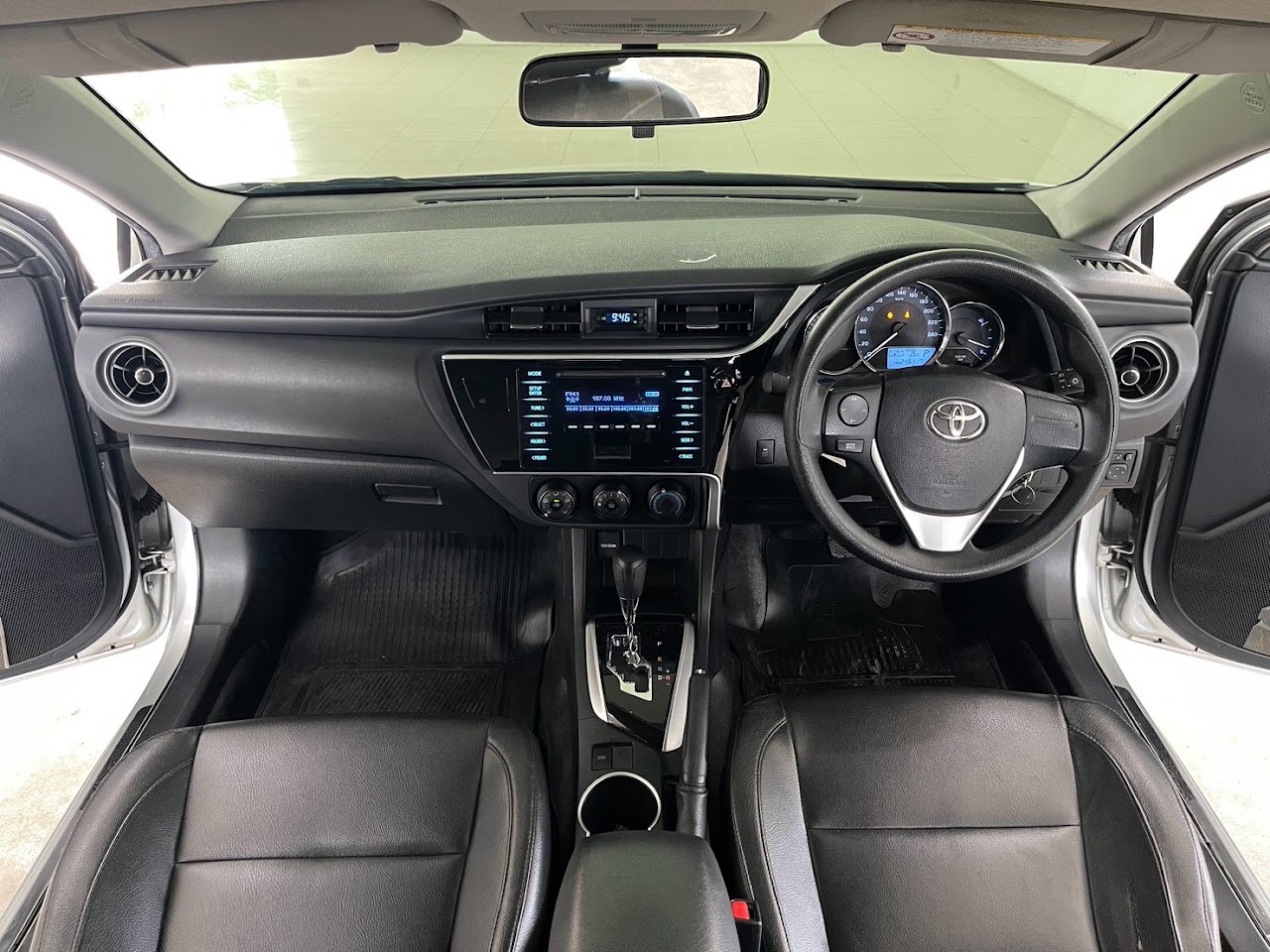 2017 Toyota Altis 1.8E รูปที่ 17