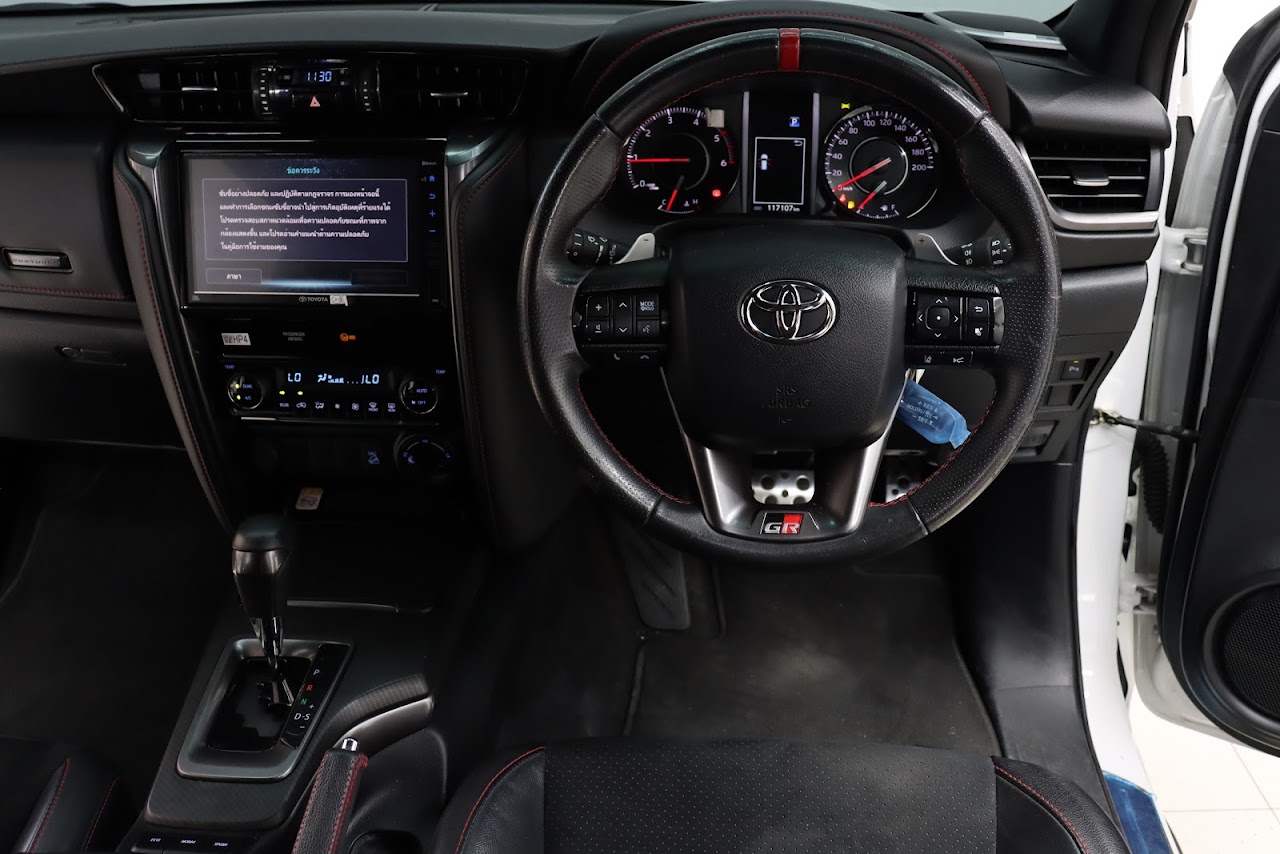 2023 Toyota Fortuner 2.8GR Sport 4WD Black-Top รูปที่ 5