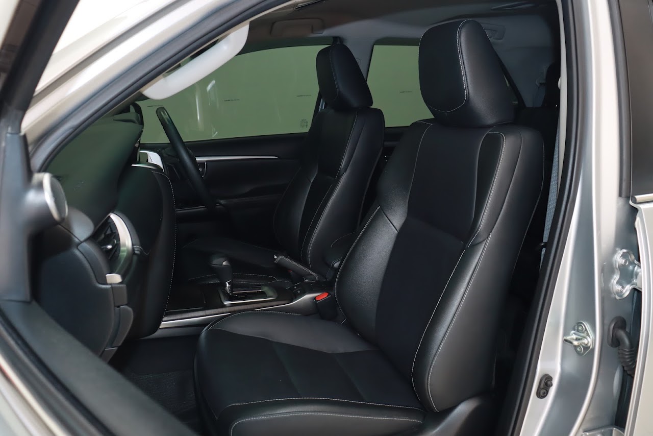 2022 Toyota Fortuner 2.4V 2WD MNC รูปที่ 3