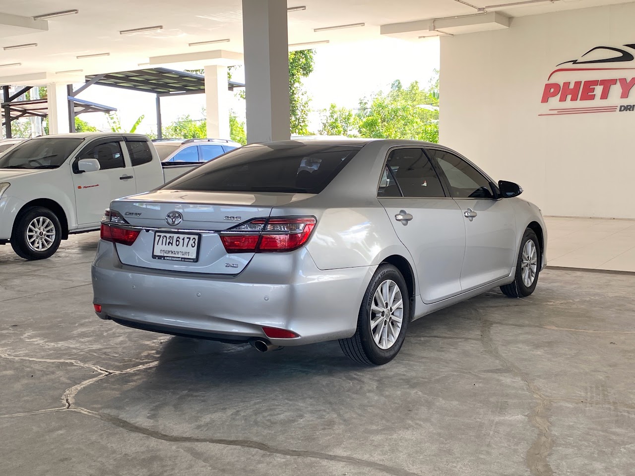 2017 Toyota Camry 2.0G รูปที่ 6