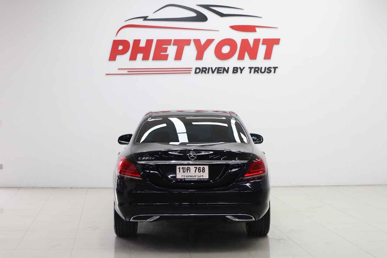 2019 Mercedes-Benz C220d Avantgarde C220d Avantgarde รูปที่ 2