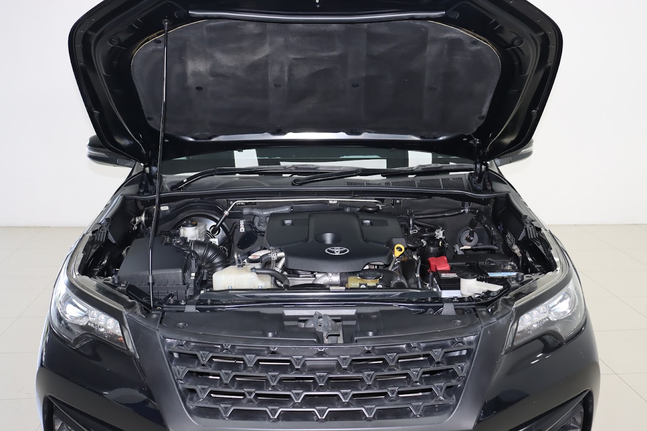 2019 Toyota Fortuner 2.8TRD Sportivo 2WD รูปที่ 9