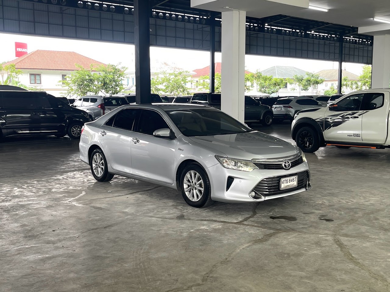 2015 Toyota Camry 2.0G รูปที่ 2