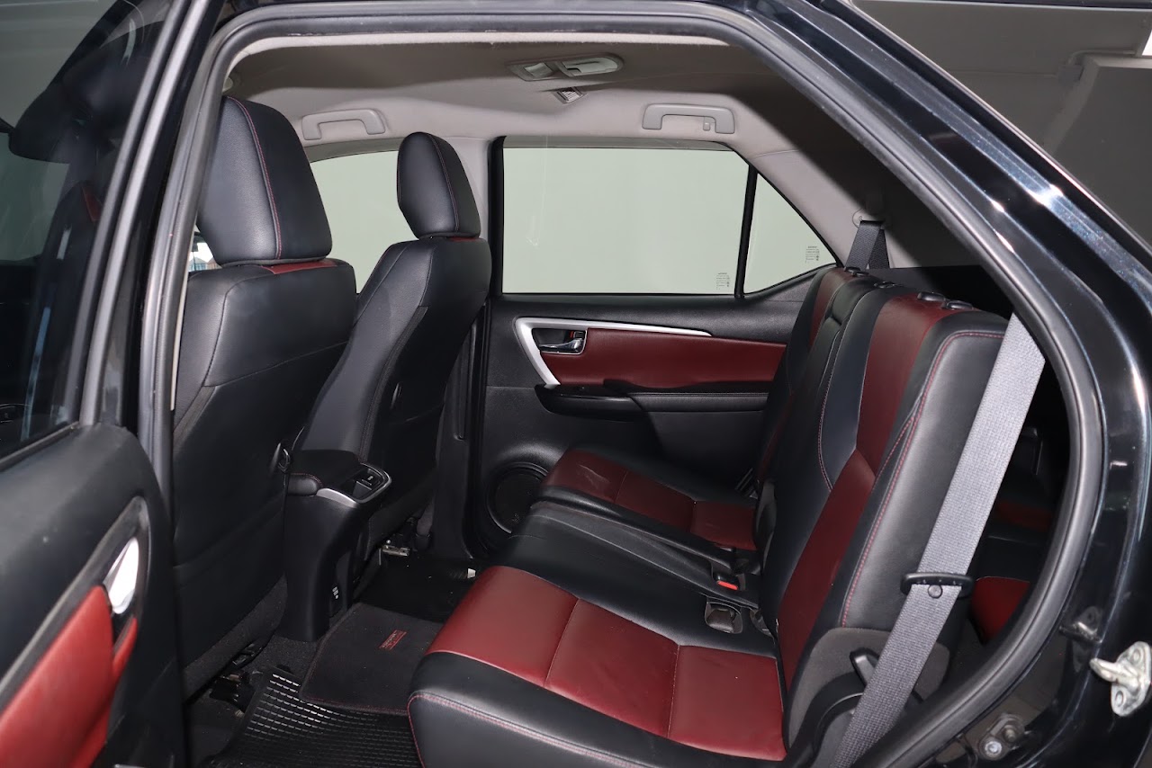 2019 Toyota Fortuner 2.8TRD Sportivo 2WD รูปที่ 3