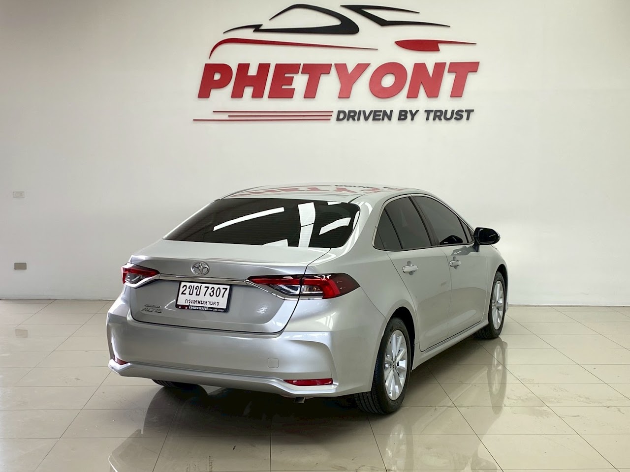 2021 Toyota Altis 1.6G มือสอง สีบรอนซ์เงิน รูปที่ 3