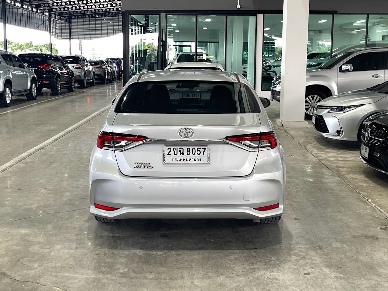 2020 Toyota Altis 1.6G มือสอง สีบรอนซ์เงิน รูปที่ 8