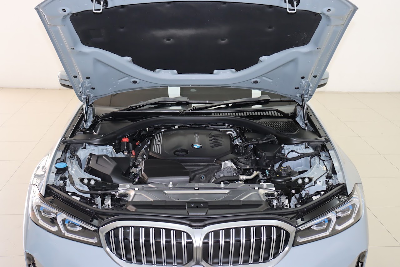 2025 BMW 320d 320d M Sport รูปที่ 11