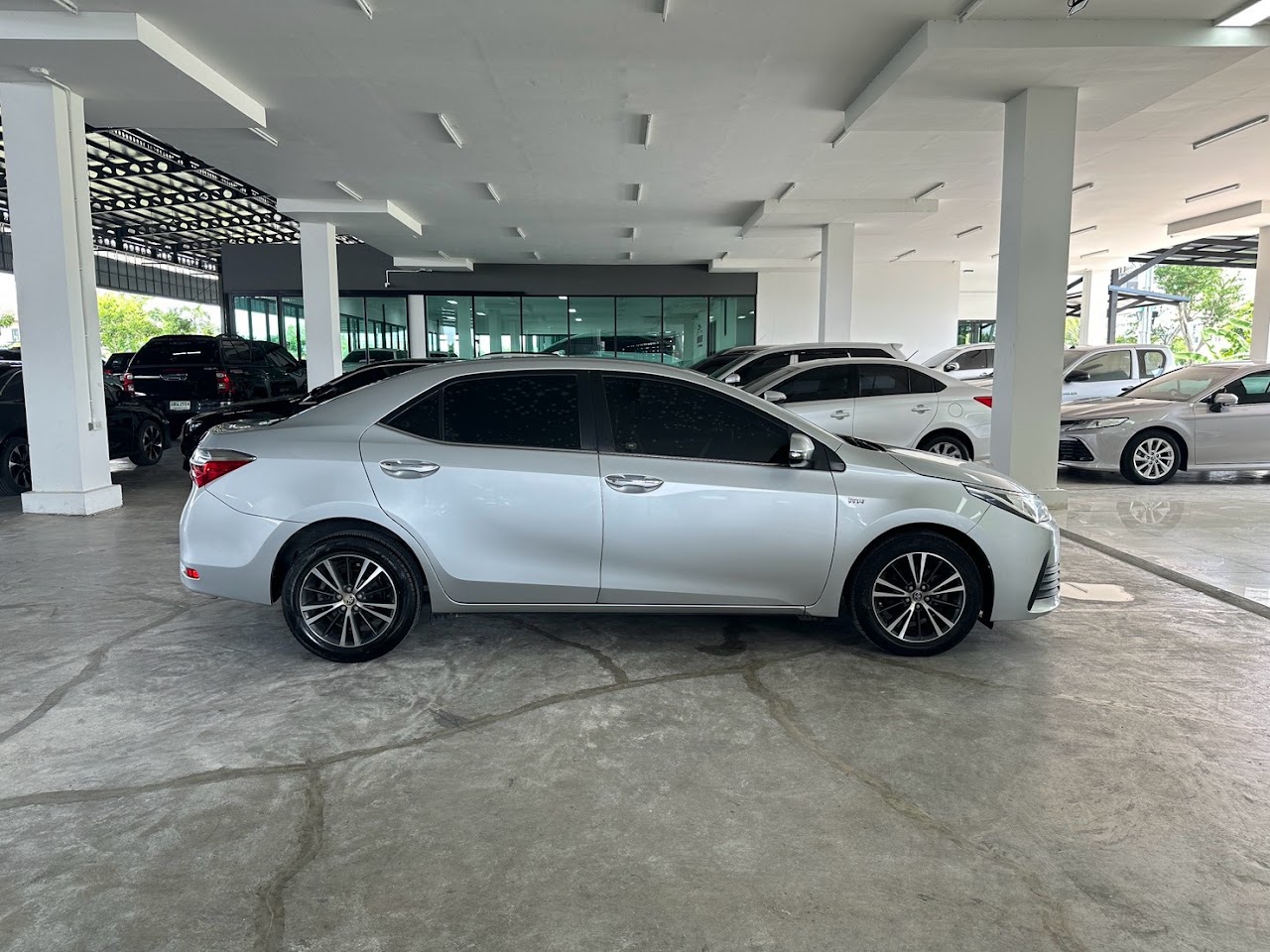 2018 Toyota Altis 1.6G รูปที่ 4