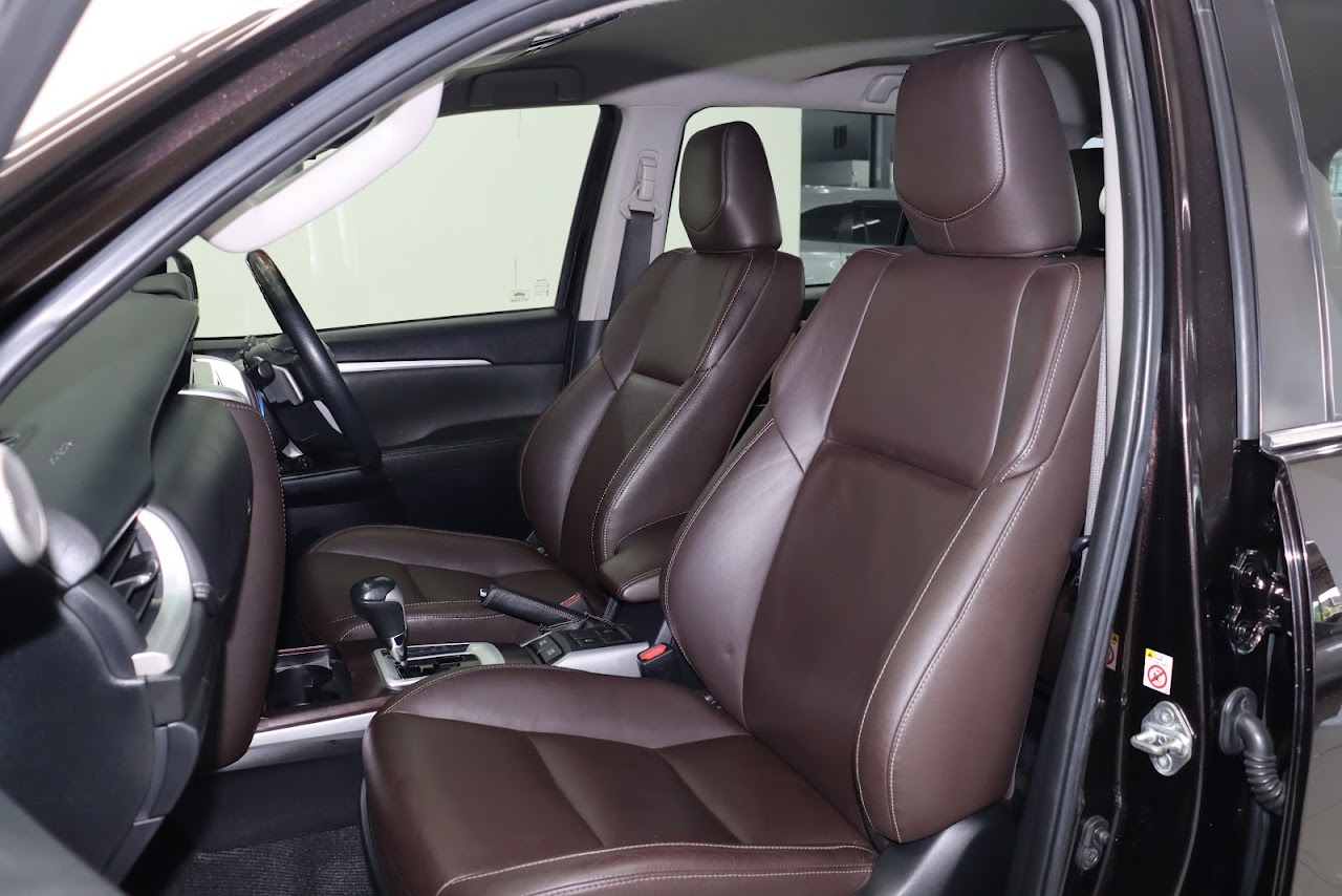 2018 Toyota Fortuner 2.4V 4WD รูปที่ 3