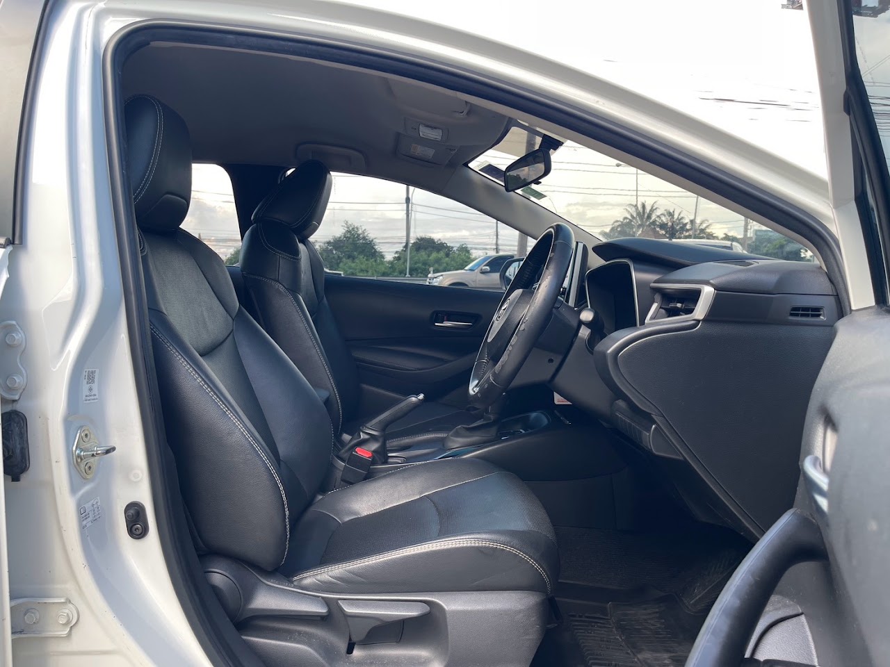 2021 Toyota Altis 1.6G มือสอง สีขาว รูปที่ 13