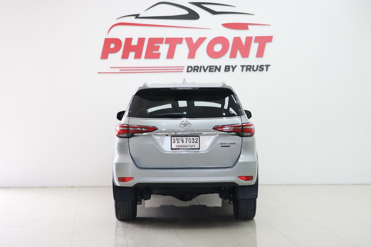 2022 Toyota Fortuner 2.4V 2WD MNC รูปที่ 2