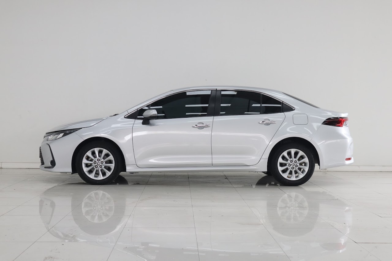 2019 Toyota Altis 1.6G มือสอง สีบรอนซ์เงิน รูปที่ 5
