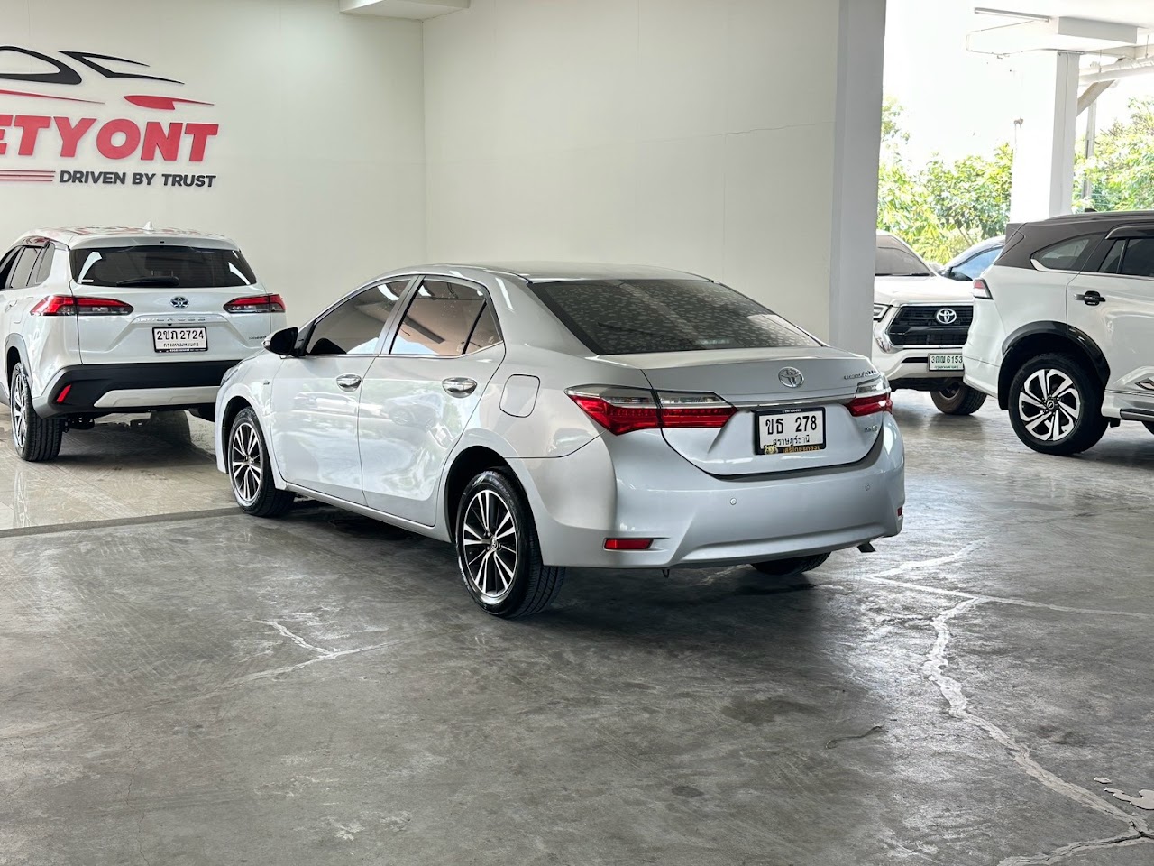 2018 Toyota Altis 1.6G รูปที่ 6