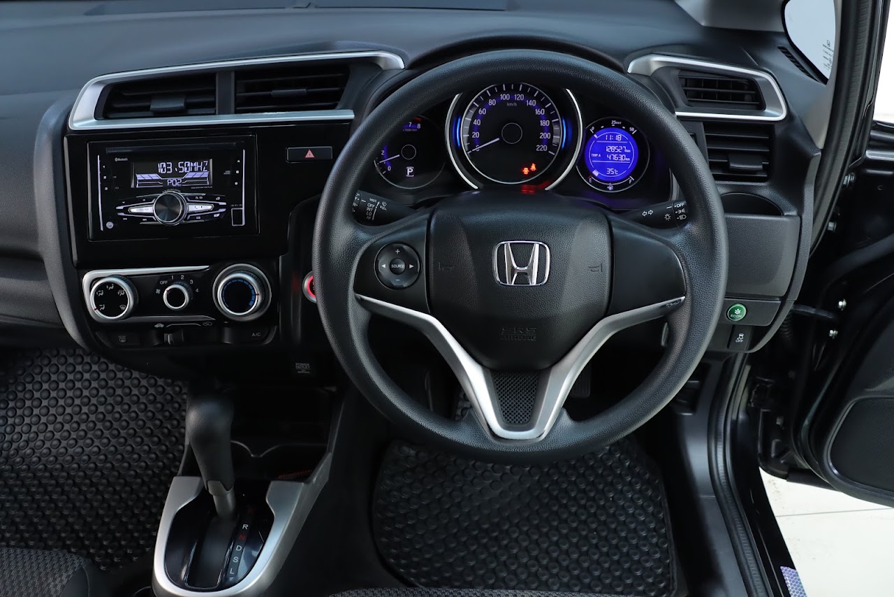 2018 Honda Jazz 1.5V รูปที่ 6