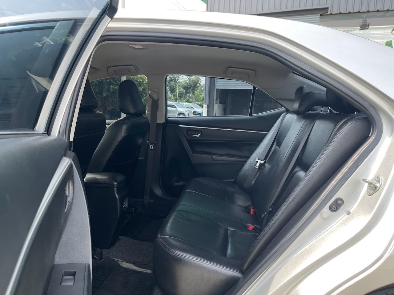 2018 Toyota Altis 1.8E รูปที่ 15