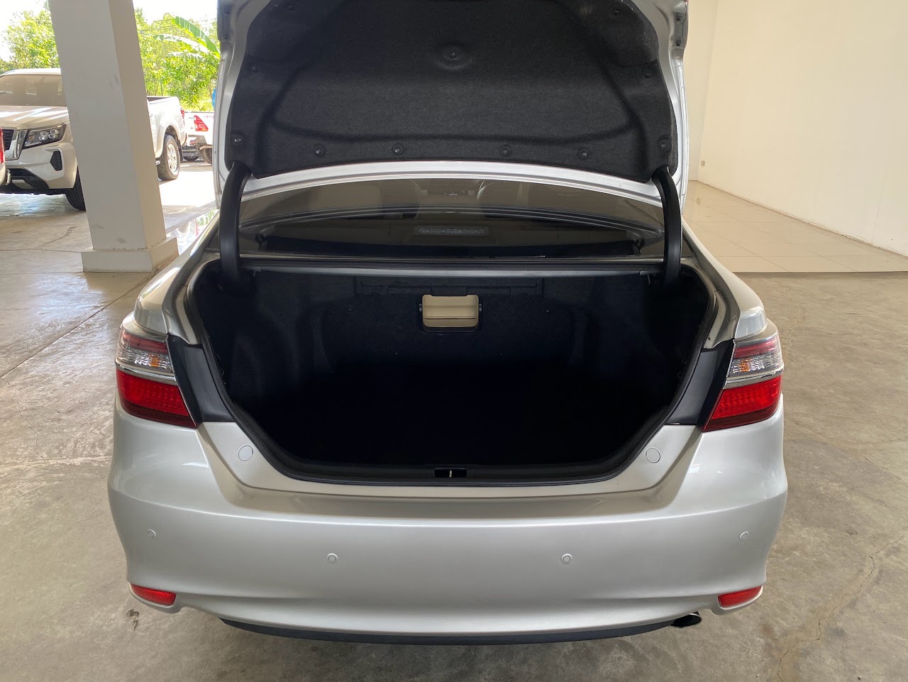 2017 Toyota Camry 2.0G รูปที่ 9