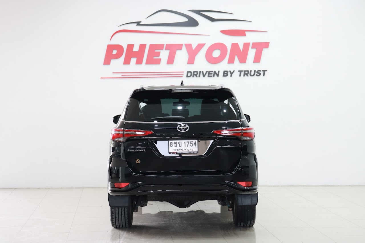 2021 Toyota Fortuner 2.4Legender 2WD รูปที่ 2