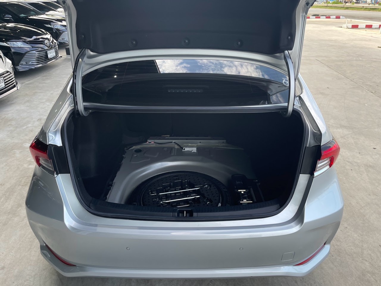 2022 Toyota Altis (New) 1.8Hybrid Premium รูปที่ 9