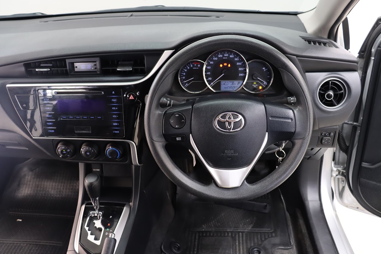 2018 Toyota Altis 1.8E รูปที่ 6