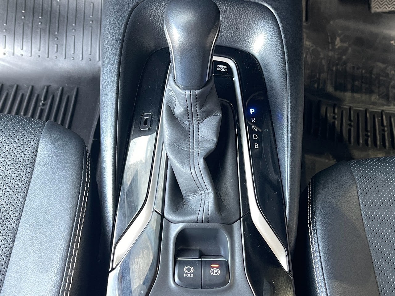 2022 Toyota Altis 1.8Hybrid Premium มือสอง สีบรอนซ์เงิน รูปที่ 18